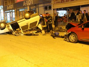 Tosya'da Trafik Kazası : 2 Yaralı