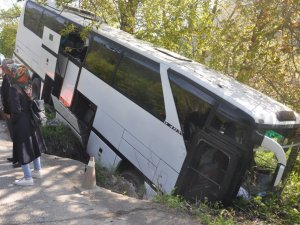 Bolu'da Otobüs Dere Yatağına Düştü: 7 Yaralı