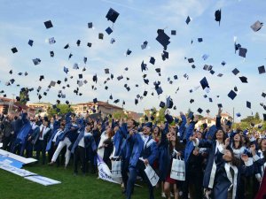 Bartın Üniversitesi 9’uncu mezunlarını verdi
