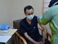 Bartın'da sağlık çalışanları aşılanmaya başladı