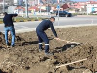 Yaya Geçidinin Devamına Kaldırım Yapılıyor