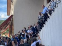 Afet bölgesi yalnız bırakılmıyor: “Bakan Soylu yine sel bölgesinde”