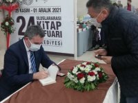 Namal Kitaplarını Bartınlılar İçin İmzaladı