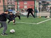 Başkan Can Gençlerle Futbol Oynadı