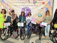 Bartın’da ’Süslü Kadınlar Bisiklet Turu’ etkinliği renkli görüntülere sahne oldu