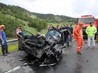 Bolu'da Otomobil Tıra Çarptı: 1 Ölü, 2 Yaralı
