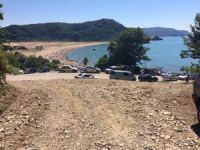 Plajda otopark için makbuzsuz para alınıyor