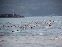 86 yaşındaki yüzücü maratona katıldı