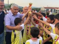 U-11 futbol şenliğinde ipi göğüsleyen Kemer Gençlikspor oldu