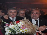 Bartın Belediye Başkan Adayı Aldatmaz, çiçeklerle karşılandı