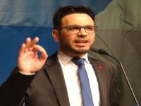 “Bizi övmeyin, bize oy verin”