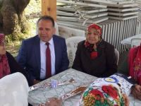 Başkan Can, Kumluca’da sıkmadık el bırakmıyor