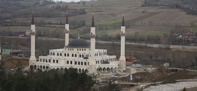 Kampüs Cami inşaatının bitirileceğinin sözünü aldık