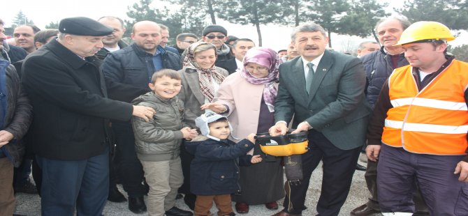 Başkan Akın, torunuyla birlikte butona bastı