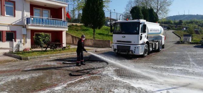 Yollar dezenfektan maddelerle yıkandı