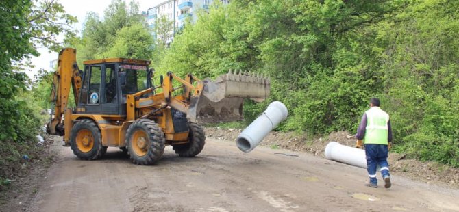 Karaçay’da yağmur suyu hattı yapılıyor