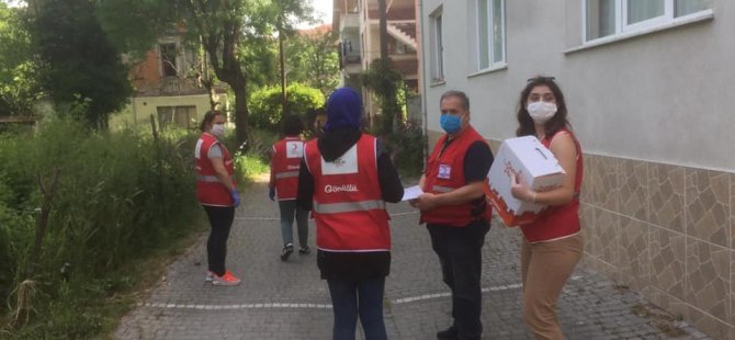 Kızılay, yardıma ihtiyacı olanların yüzlerindeki tebessüm oluyor