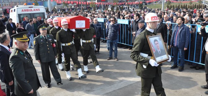 Şehidimizi 10 binler son yolculuğuna uğurlandı