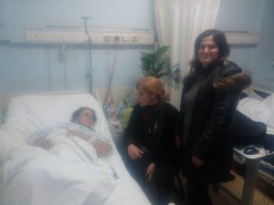 Ak kadınlardan hastane ziyareti