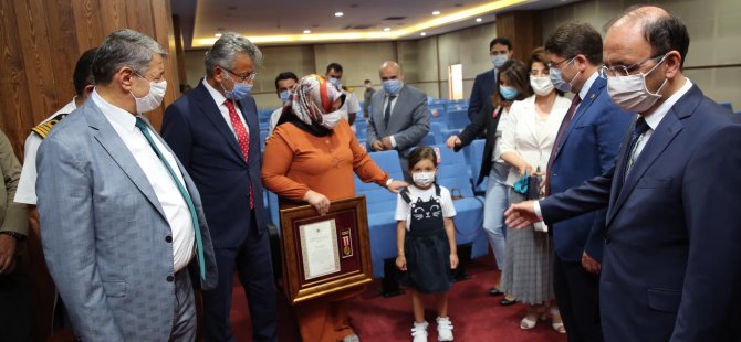 Şehit Çetin’in Ailesine Devlet Övünç Madalyası Törenle Verildi
