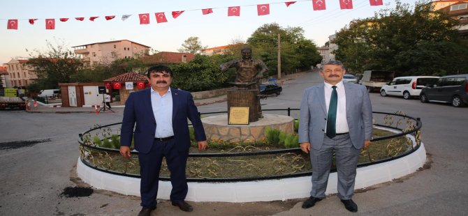 Mahalleye İsmini Veren Ustanın Heykeli Dikildi