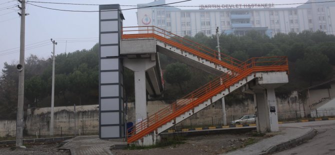 Hastane Üst Geçidine Engelli Asansörü Yapıldı