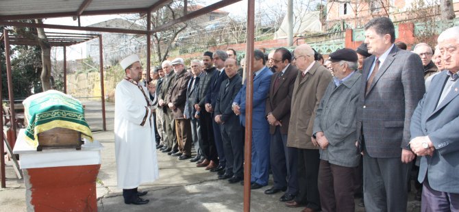 İş Adamı Çakır’ın eşi toprağa verildi