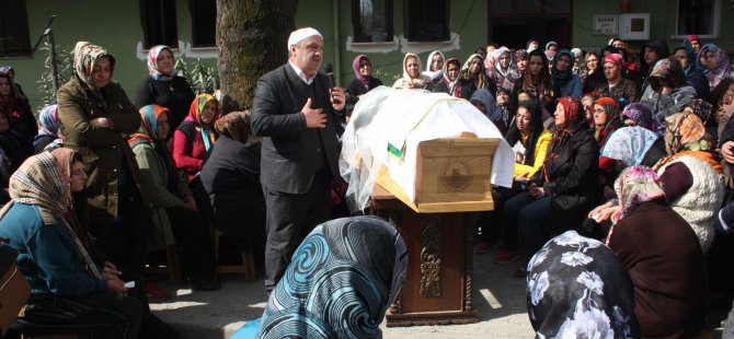 Genç kız gözyaşları arasında toprağa verildi