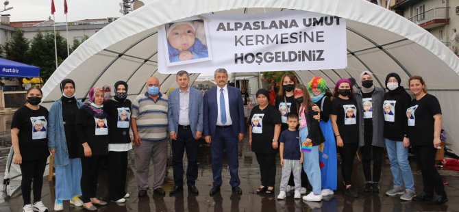 Başkan'dan Alparslan Bebek İçin Düzenlenen Kermese Destek