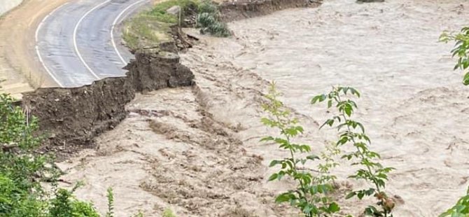 Köydeki tüm dükkanlar ve binalar sele teslim