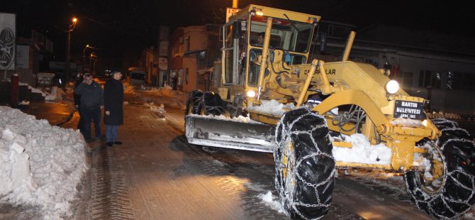 Belediye’den 24 Saat Kar Mesaisi