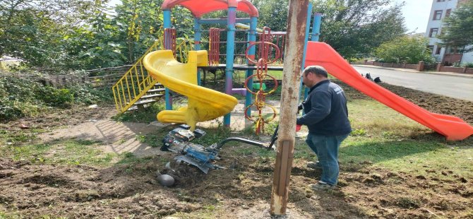 Bartın’da Parklar Yenilenmeye Çocuklar Mutlu Olmaya Devam Ediyor