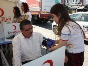 Türk Diyanet Vakıf-Sen kan bağışında bulundu