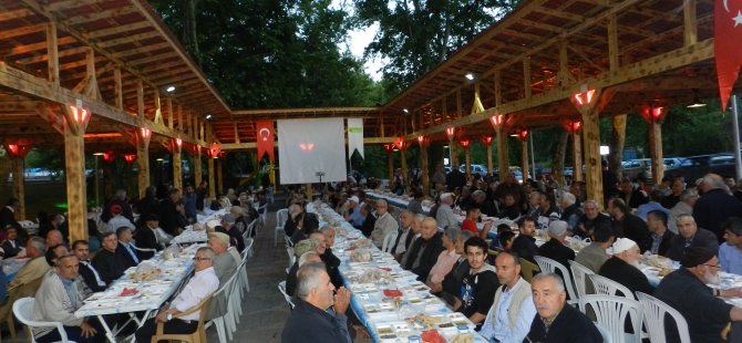 Kumluca Belediyesi bin kişiye iftar verdi