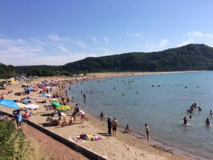 Bayram Tatilini Fırsat Bilen Vatandaşlar Plaja Akın Etti