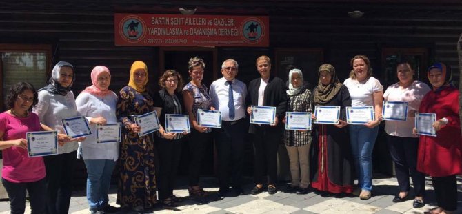 AK kadınlar fahri üye oldu