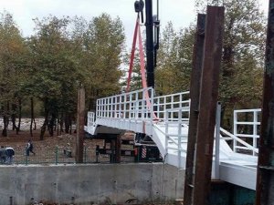 Yaya köprüsü montajı tamamlandı