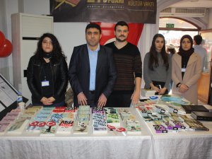 Ülkü Ocaklarının Kitap Fuarındaki standı ilgi görüyor