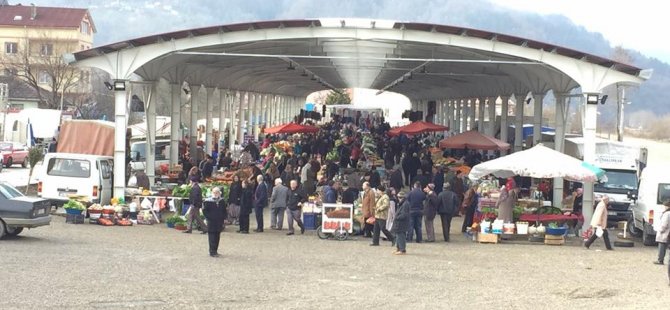 Kumlucalılar kapalı Pazar yerini beğendi