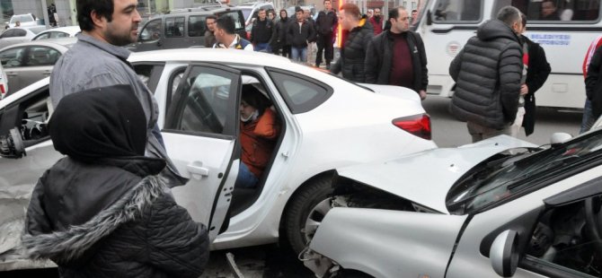 Zonguldak'ta Trafik Kazası: 4 Yaralı