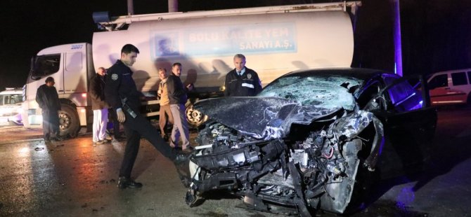 Bolu'da Otomobil İle Kamyon Çarpıştı: 2 Ölü, 1 Yaralı