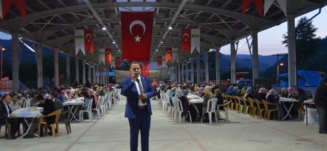 Kumluca Belediyesi bin kişiye iftar verdi