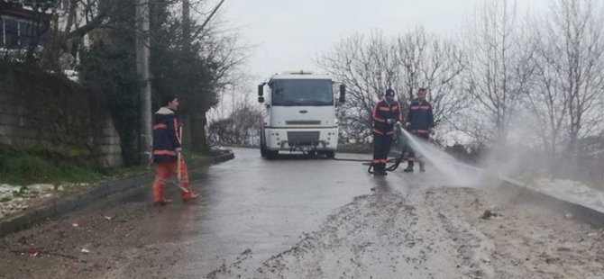 Risk oluşturan yollar yıkanıyor