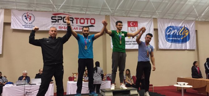 Bartın Üniversitesi, öğrencileri Bilek Güreşi Şampiyonası’ndan madalyayla döndü