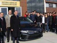 Toyota'dan meslek lisesine araç desteği