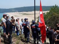 Şehit Uzman Çavuş anısına Türk bayrağı göndere çekildi