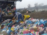 Yanlışlıkla Çöplüğe Atılan Kumbara Tonlarca Çöpün İçinde Bulundu