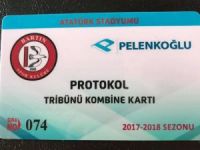 74 seri numaralı protokol kartının sahibi eski futbolcu oldu