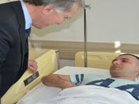 Eski TBMM Başkanı Şahin, yaralı askerlere ziyarette bulundu